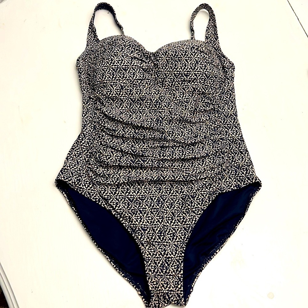 BOND EYE ONE PIECE SWIMSUIT Nip Tuck Shirred Maillot Stripe Size 8